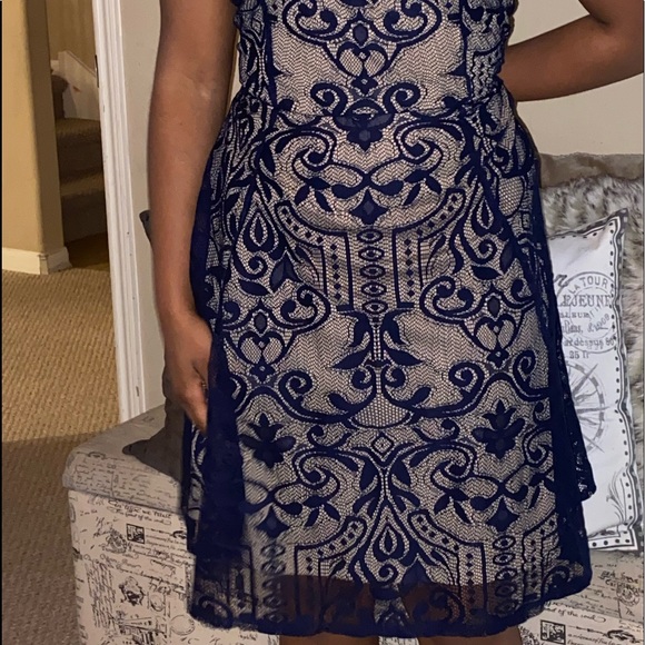 AUW navy blue capped sleeved lace dress size 12 - Picture 3 of 3